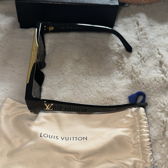 Louis Vuitton sunglasses - Picture 4 of 9